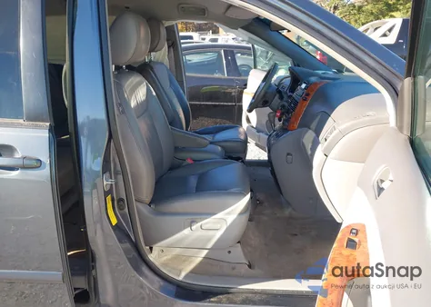 2009 Toyota Sienna Xle z USA, uszkodzony, nr VIN 5TDZK22C49S249593